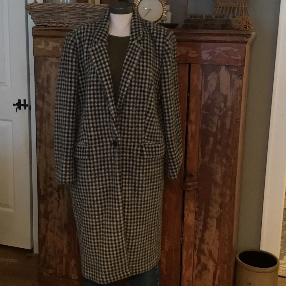 Loft Houndstooth Long Coat in Black and White